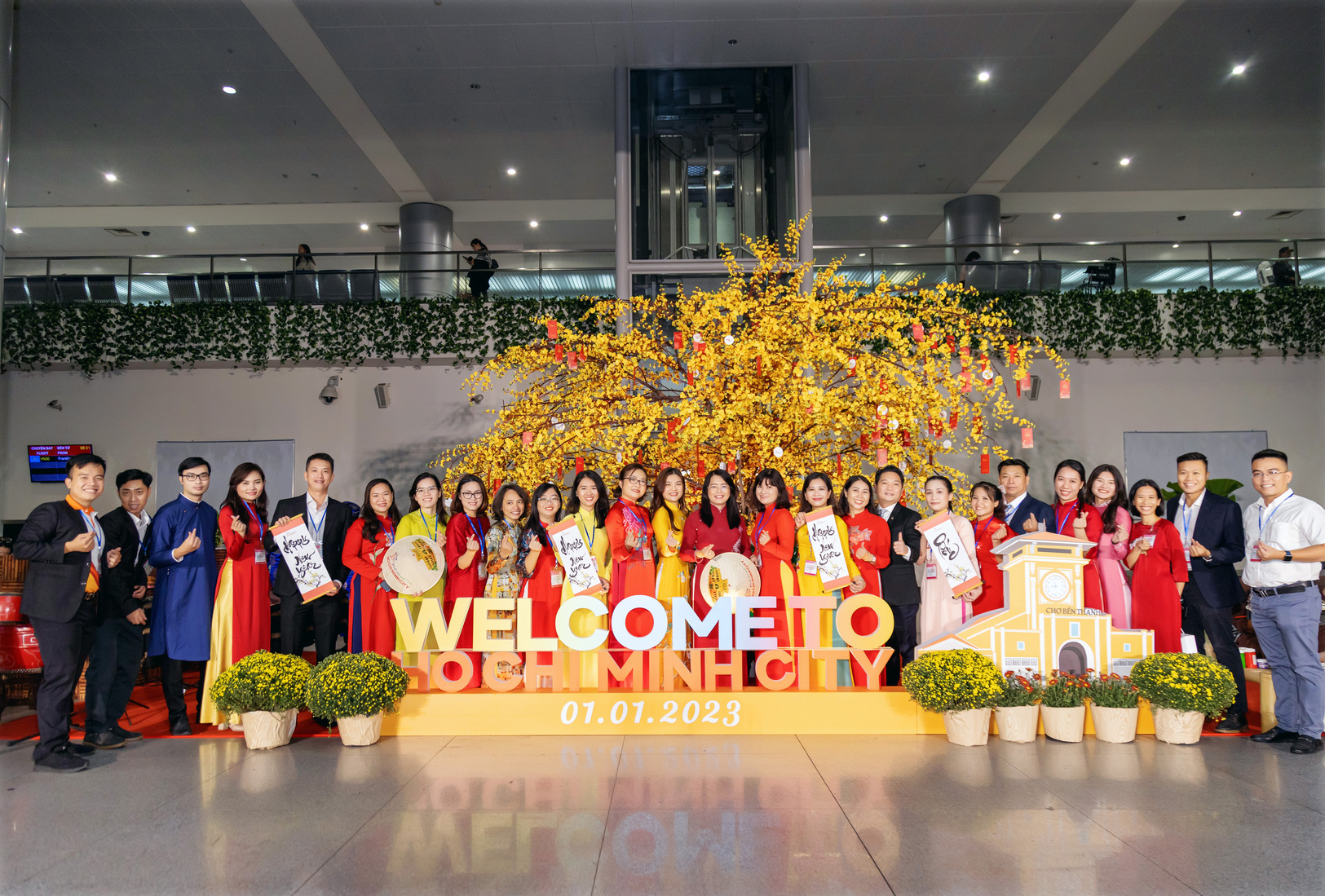Lễ đón đoàn khách đến Thành phố Hồ Chí Minh đầu năm 2023