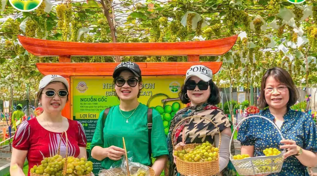 Suối Tiên Farm Festival 2025 – Lễ hội Trái Cây Nam Bộ lần thứ 21
Làm Nông Giữ Gốc – Dân Tộc Giữ Hồn – Hội Nhập Thời Đại